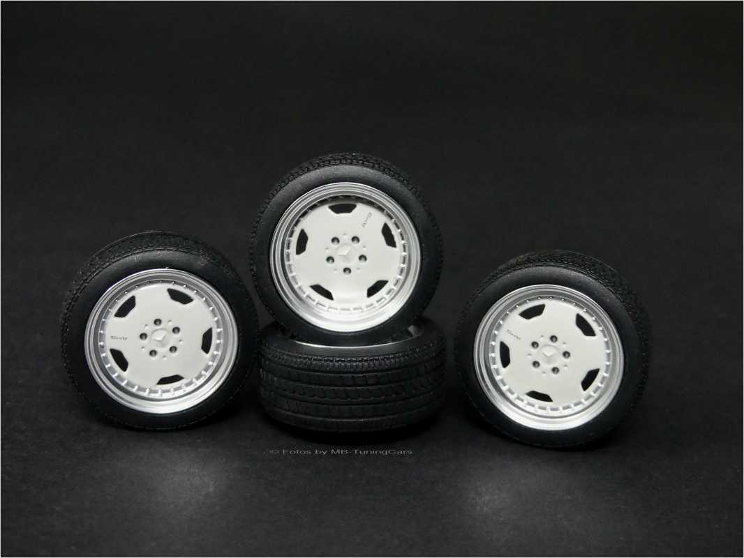 1:18 Mercedes 300 CE 124 AMG Felgensatz inkl. Bremsscheiben